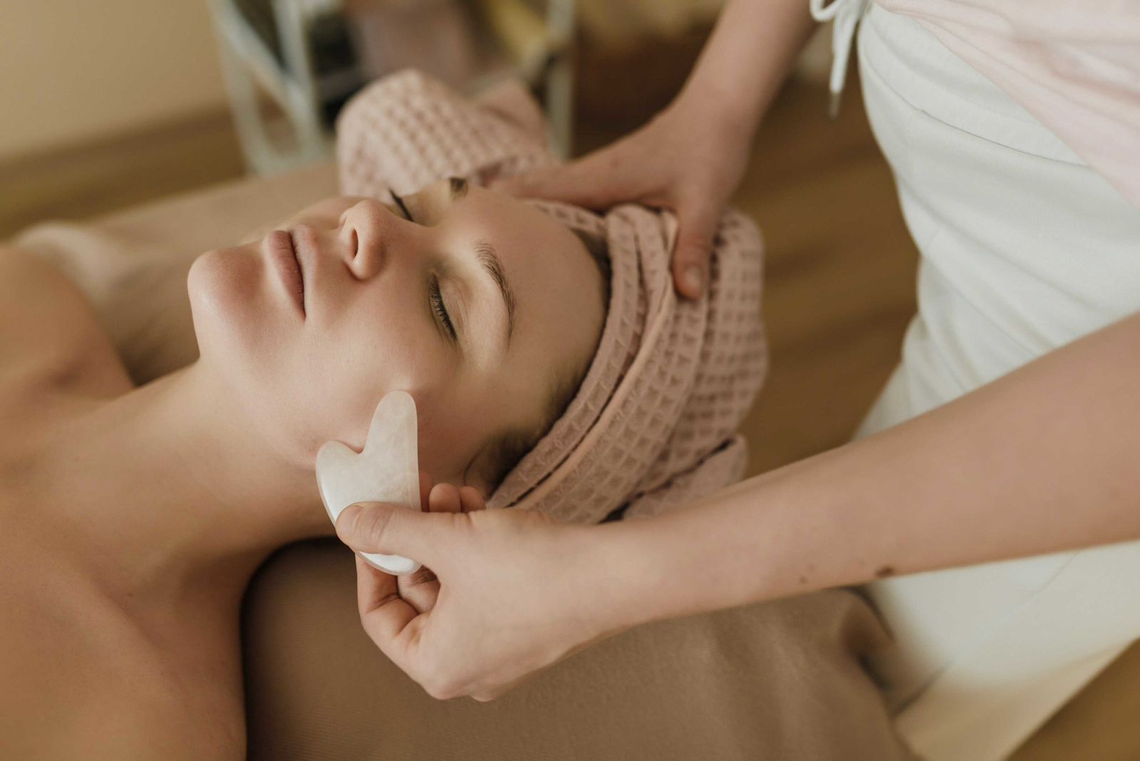 Tratamiento facial gua sha
